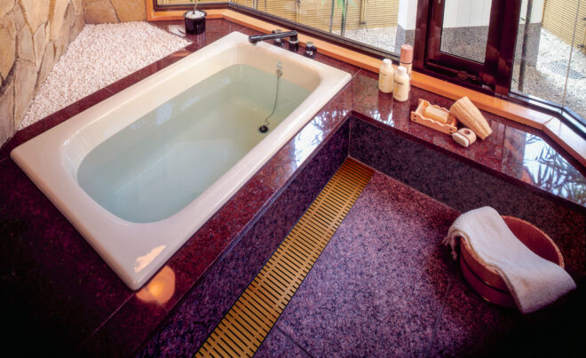 湿潤環境でも安全・衛生・快適を守る建築金物一覧